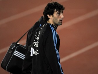 Diego Milito leaves the field after training in Pretoria on June 3, 2010. AFP photo Diego Milito leaves the field after training in Pretoria on June 3, 2010. AFP photo