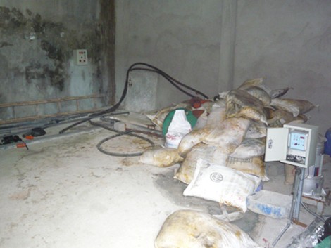 The waste cellar at a Nghe An Province sugar factory where three men died of asphyxiation June 11. (Photo:VTC News) The waste cellar at a Nghe An Province sugar factory where three men died of asphyxiation June 11. (Photo:VTC News)