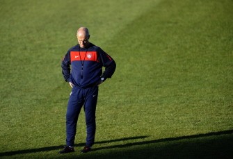 US coach Bob Bradley attends a training session at Pilditch Stadium on June 19, 2010 in Pretoria. AFP US coach Bob Bradley attends a training session at Pilditch Stadium on June 19, 2010 in Pretoria. AFP