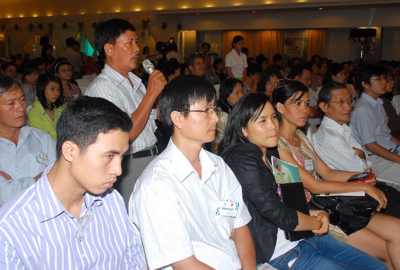 Many people participate in the seminar about unhealthy emotional and mental habits are blame for gastro-intestinal ailments on June 24 Many people participate in the seminar about unhealthy emotional and mental habits are blame for gastro-intestinal ailments on June 24