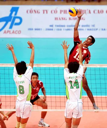 Nhìn lại giải bóng chuyền Grand Prix - Cúp Alatca 2010: Thấp thỏm... hàng ngoại