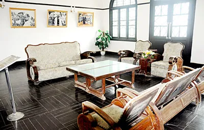 Căn phòng ở lầu 2 Hữu Nghị Quan là nơi hội thảo giữa Thủ tướng Chu Ân Lai và Chủ tịch Hồ Chí Minh ngày 9-4-1961