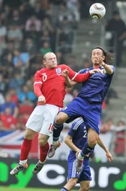 Bộ óc Capello và đôi chân Rooney