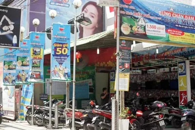 Các siêu thị điện máy rất “nồng nhiệt” ăn theo World Cup. Các siêu thị điện máy rất “nồng nhiệt” ăn theo World Cup.