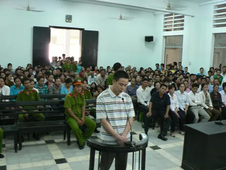 Tuyên án tử hình tên giết vợ dã man