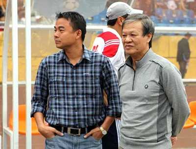 Câu chuyện bóng đá: 2 trong 1