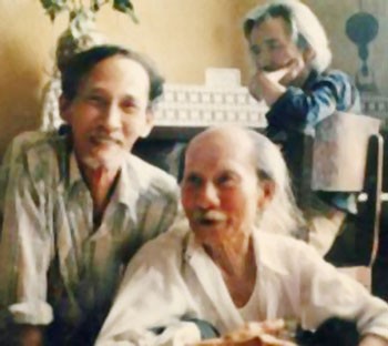 Writer Nguyen Tuan (C), famous painter Bui Xuan Phai (L) and musician Van Cao who wrote the Vietnamese national anthem, Writer Nguyen Tuan (C), famous painter Bui Xuan Phai (L) and musician Van Cao who wrote the Vietnamese national anthem,