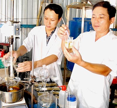 Scientists conducting research on clean energy at Poly-Technique University in Ho Chi Minh City (Photo: SGGP) Scientists conducting research on clean energy at Poly-Technique University in Ho Chi Minh City (Photo: SGGP)