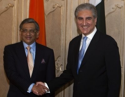 Indian External Affairs Minister S.M. Krishna, right, shakes hands with his Pakistani counterpart Shah Mahmood Qureshi prior to formal talks at the Foreign Ministry in Islamabad, Pakistan on Thursday, July 15, 2010 Indian External Affairs Minister S.M. Krishna, right, shakes hands with his Pakistani counterpart Shah Mahmood Qureshi prior to formal talks at the Foreign Ministry in Islamabad, Pakistan on Thursday, July 15, 2010