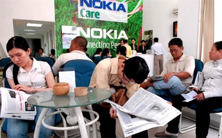 Customers waiting at an after-sales service point on Dien Bien Phu Street (Photo: SGGP) Customers waiting at an after-sales service point on Dien Bien Phu Street (Photo: SGGP)