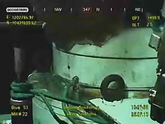 This still image from a live BP video feed shows a submersible(not seen) checking the integrity of the well head on July 25, 2010 in the Gulf of Mexico. AFP This still image from a live BP video feed shows a submersible(not seen) checking the integrity of the well head on July 25, 2010 in the Gulf of Mexico. AFP
