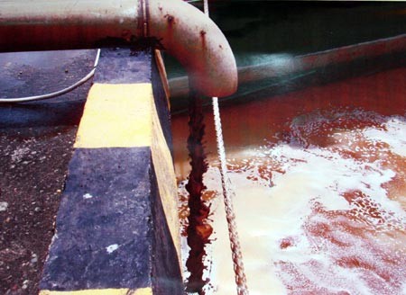 (File) A pipe used to discharge Vedan's wastewater into the Thi Vai River in the southern province of Dong Nai (File) A pipe used to discharge Vedan's wastewater into the Thi Vai River in the southern province of Dong Nai
