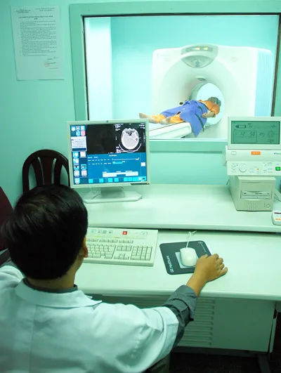 Chụp CT cho bệnh nhân tại BV Răng Hàm Mặt Trung ương TPHCM. Ảnh: MAI HẢI Chụp CT cho bệnh nhân tại BV Răng Hàm Mặt Trung ương TPHCM. Ảnh: MAI HẢI
