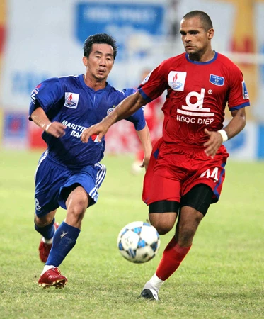 PETROVIETNAM GAS V-LEAGUE 2010 - Các đội phía Bắc sau vòng 18: Bất ngờ và... bất thường