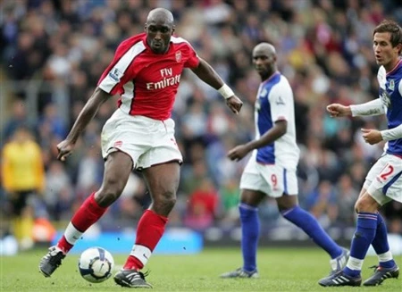 Sol Campbell trước đề nghị 85.000 euro/tuần