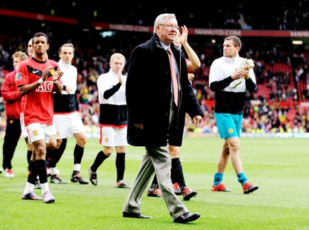 Câu chuyện Premier League: “Ly rượu độc” của Sir Alex