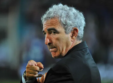 Chuyện ở tuyển Pháp: Làm gì với Raymond Domenech?
