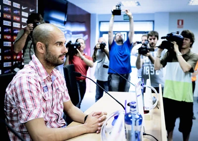 Guardiola: “Tương lai Fabregas không do Barca quyết định”