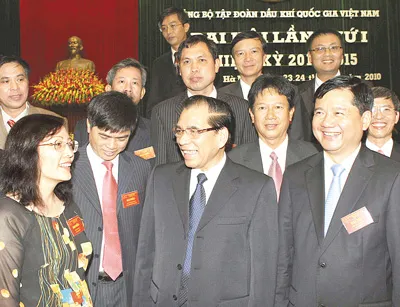 Tổng Bí thư Nông Đức Mạnh: Xây dựng Tập đoàn Dầu khí quốc gia Việt Nam thành hình mẫu doanh nghiệp nhà nước