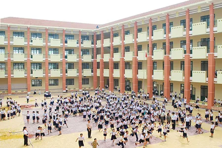 Tuyển sinh lớp 1 - Chờ trái tuyến đến phút chót!?