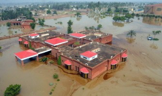 A Lal Pir Thermal Power building is seen surrounded by floodwaters in Lal Pir, Pakistan on August 7, 2010. AFP A Lal Pir Thermal Power building is seen surrounded by floodwaters in Lal Pir, Pakistan on August 7, 2010. AFP