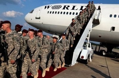 Paratroopers leave a plane following a year-long tour in Iraq in Fort Bragg, North Carolina. (AFP file) Paratroopers leave a plane following a year-long tour in Iraq in Fort Bragg, North Carolina. (AFP file)
