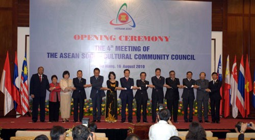 The opening ceremony of the ASEAN Socio-Cultural Community Council in Danang on August 15, 2010 The opening ceremony of the ASEAN Socio-Cultural Community Council in Danang on August 15, 2010