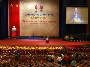 A ceremony organized in Hanoi August 21 to celebrate the 65th anniversary of the Government Office, August 28 (Photo: Vietnam News Agency) A ceremony organized in Hanoi August 21 to celebrate the 65th anniversary of the Government Office, August 28 (Photo: Vietnam News Agency)