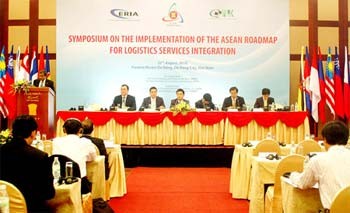 A view of the symposium on the ASEAN roadmap for logistics services integration in Da Nang City on August 22 (Photo: SGGP) A view of the symposium on the ASEAN roadmap for logistics services integration in Da Nang City on August 22 (Photo: SGGP)