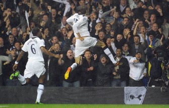 Peter Crouch (R) and Tom Huddlestone (L) celebrate after Crouch scored the first goal. AFP Peter Crouch (R) and Tom Huddlestone (L) celebrate after Crouch scored the first goal. AFP