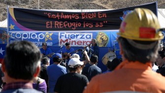 Chilean music group Inti Illimani performs during a show in support of the trapped miners, at the San Jose gold and copper mine in Copiapo, 800 km north of Santiago, on August 28, 2010. AFP Chilean music group Inti Illimani performs during a show in support of the trapped miners, at the San Jose gold and copper mine in Copiapo, 800 km north of Santiago, on August 28, 2010. AFP