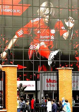Hướng đến Premier League 2010-2011: Torres trung thành với Liverpool