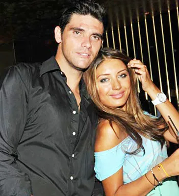 Mark Philippoussis và Chantelle Theos thời còn mặn nồng