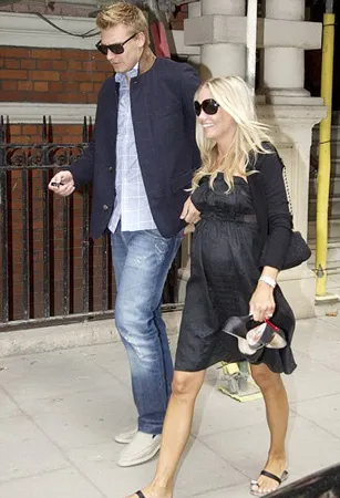 “Bàn thắng” của Bendtner