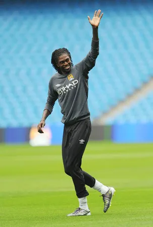 Adebayor cân nhắc quay lại đội tuyển