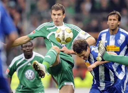 Dzeko: “Wolfsburg, hãy để tôi gia nhập Juve!”