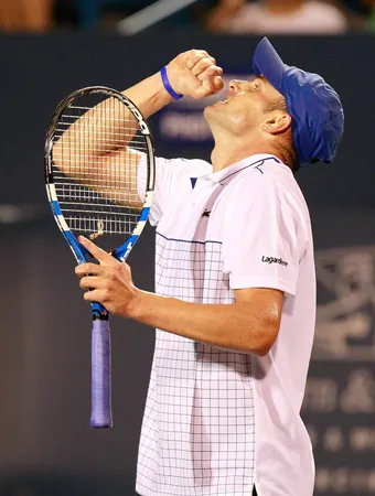Cincinnati Masters 2010: Roddick lại quăng vợt…