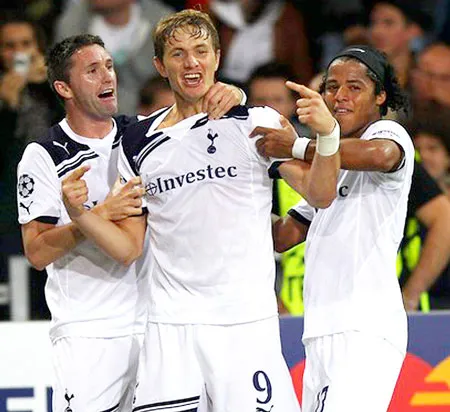 Champions League 2010-2011: Tottenham bất ngờ ngã ngựa!