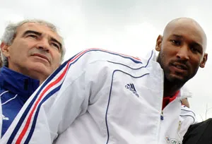 Anelka bị treo giò 18 trận dù đã… giã từ tuyển Pháp