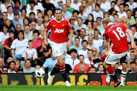 Vòng 2 Giải Ngoại hạnh Anh: Man.United đánh rơi chiến thắng vào phút cuối