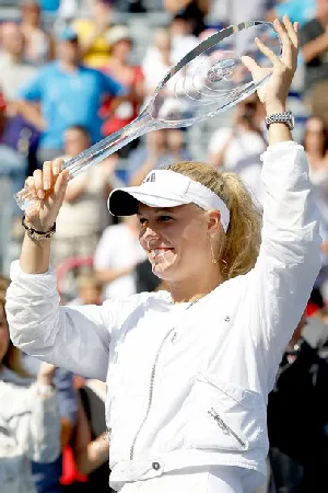 Wozniacki dễ dàng đăng quang