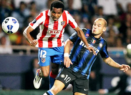 Benitez bị dội gáo nước lạnh