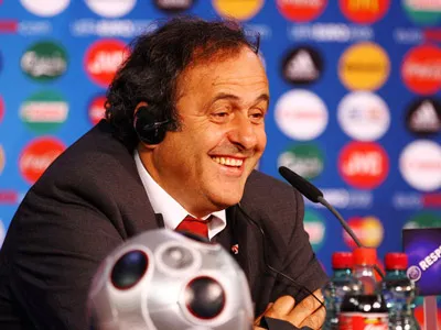 Người Anh ngày càng… sợ Platini