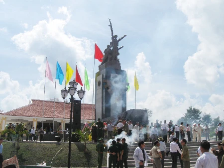 Khánh thành khu tượng đài chiến thắng Tàu Ô - Bình Phước ảnh 3 Khánh thành khu tượng đài chiến thắng Tàu Ô - Bình Phước ảnh 3