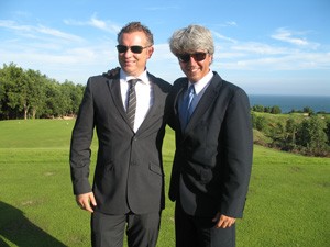 Bryan Saltus (R) and Sea Links general manager Stephen Banks pose at the golf course on August 30, 2010. (Photo: Tuong Thuy) Bryan Saltus (R) and Sea Links general manager Stephen Banks pose at the golf course on August 30, 2010. (Photo: Tuong Thuy)