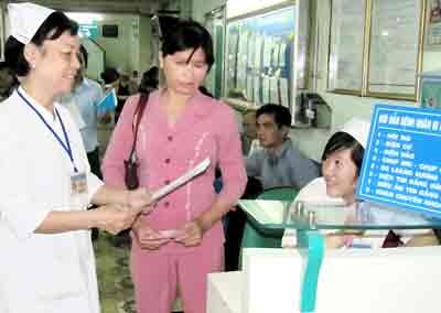 Patients wait for seeing doctors at the 115 Hospital (Photo: SGGP) Patients wait for seeing doctors at the 115 Hospital (Photo: SGGP)