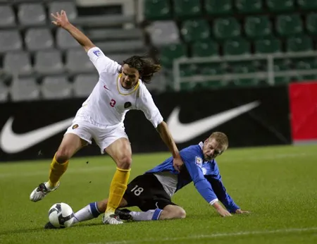 Bảng A: Bỉ - Đức: Van Buyten chống Bayern!