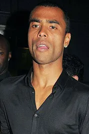 Vợ chồng Ashley Cole chính thức ly dị