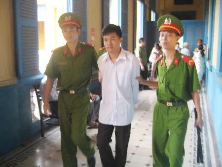 Giảm án cho kẻ giết cha