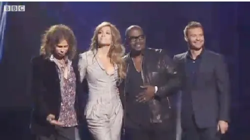 3 thành viên mới của Ban giám khảo American Ido năm 2010 (từ trái qua: Steven Tyler, Jenifer Lopez, Randy Jackson) và người dẫn chương trình Ryan Seacrest 3 thành viên mới của Ban giám khảo American Ido năm 2010 (từ trái qua: Steven Tyler, Jenifer Lopez, Randy Jackson) và người dẫn chương trình Ryan Seacrest
